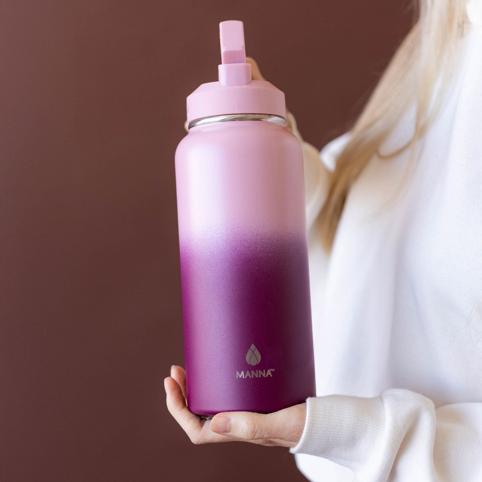 32-oz-powel-bottle-a1 32_Manna_Website_Lifestyles-2.jpg